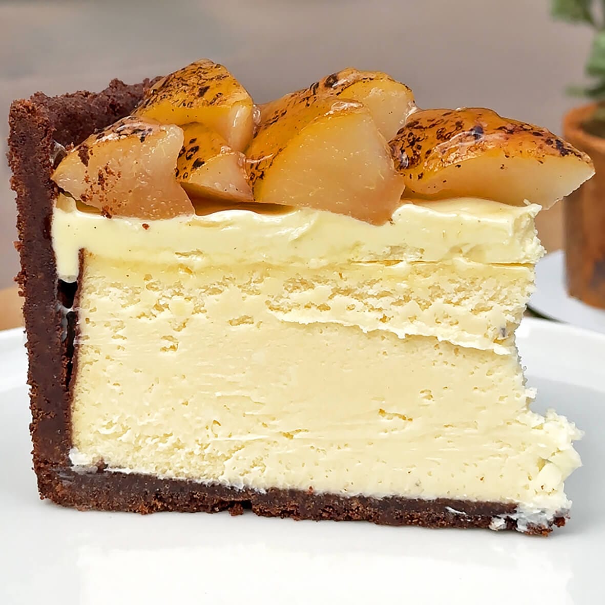 Чизкейк Груша-Кардамон шматочок в розрізі текстура Cheesecake Family